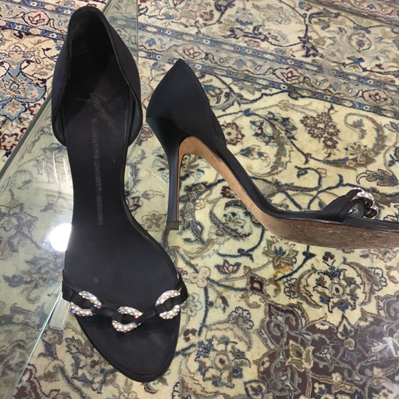 Giuseppe Zanotti size 38.5 VGUC satin with crystal vamp sandals et $695 - Picture 2 of 7